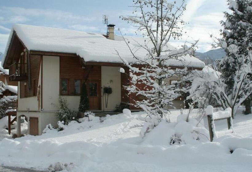 مبيت وإفطار Chambre D Hôtes Les Crets