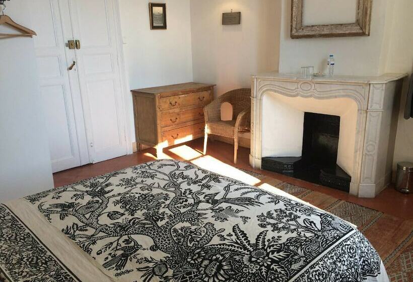 ベッドアンドブレックファースト Chambres D Hôtes La Cour D été