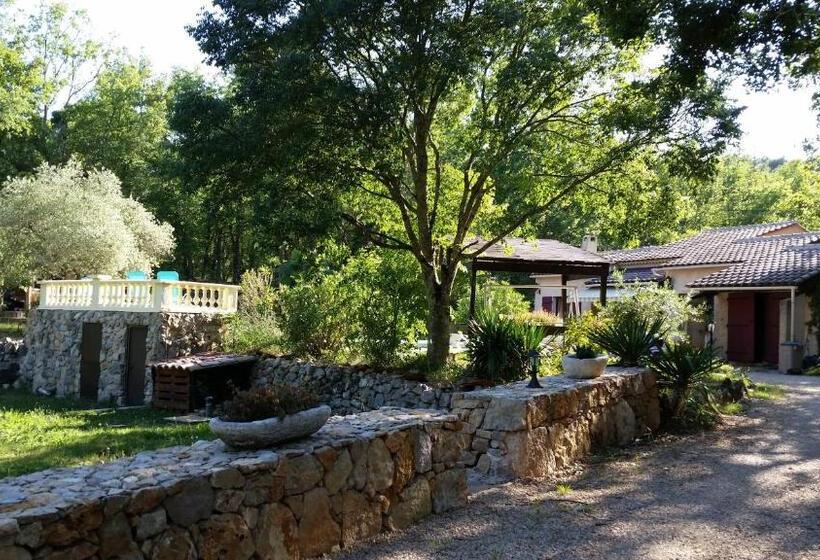 צימר Le Donjon Des Combes Et Son Spa