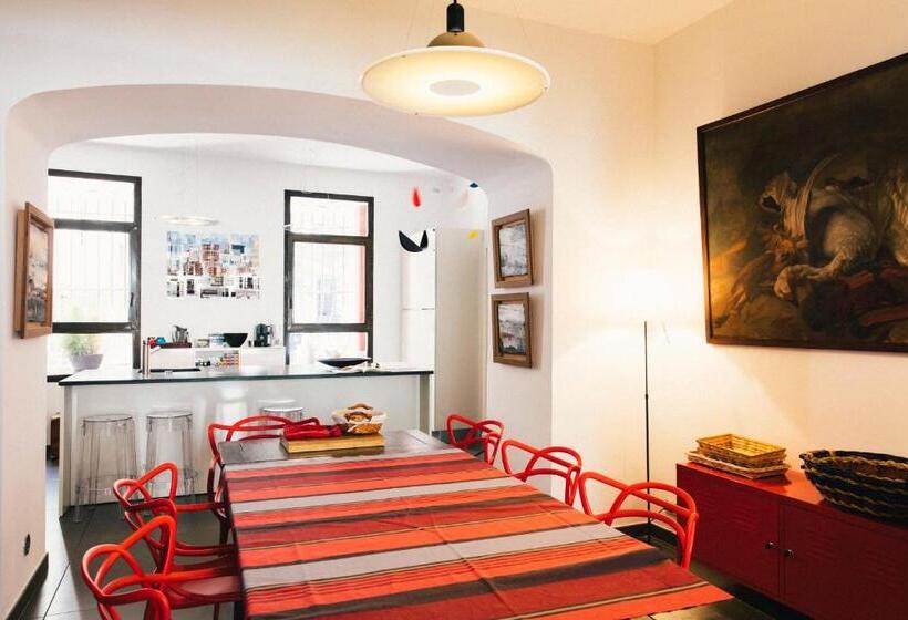 تختخواب و صبحانه Maison De Charme D Arles