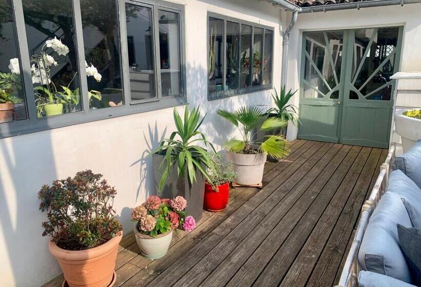 تختخواب و صبحانه Maison Face Au Soleil