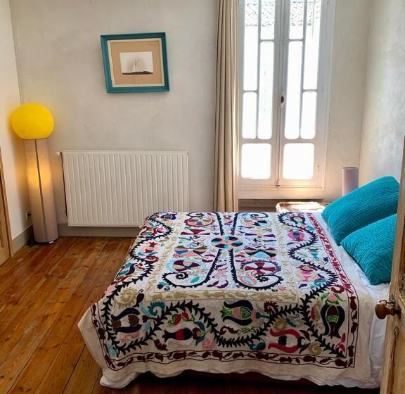 تختخواب و صبحانه Maison Face Au Soleil