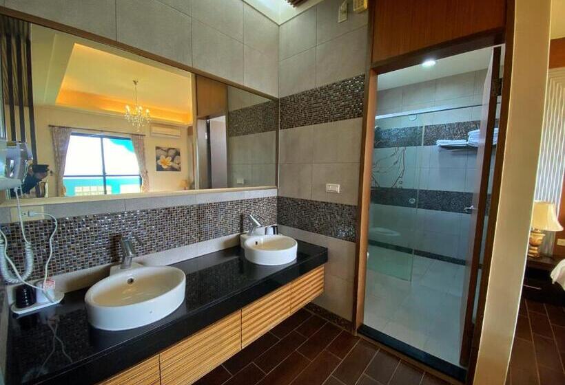 تختخواب و صبحانه The Domed Tile Bb