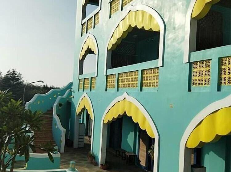 تختخواب و صبحانه The Domed Tile Bb