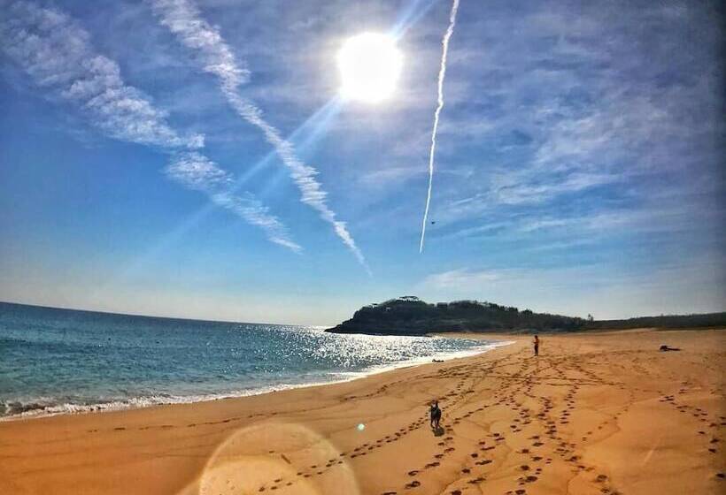 تختخواب و صبحانه The Domed Tile Bb