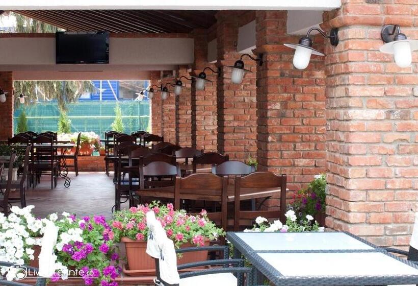 هتل Piazzetta Bacau