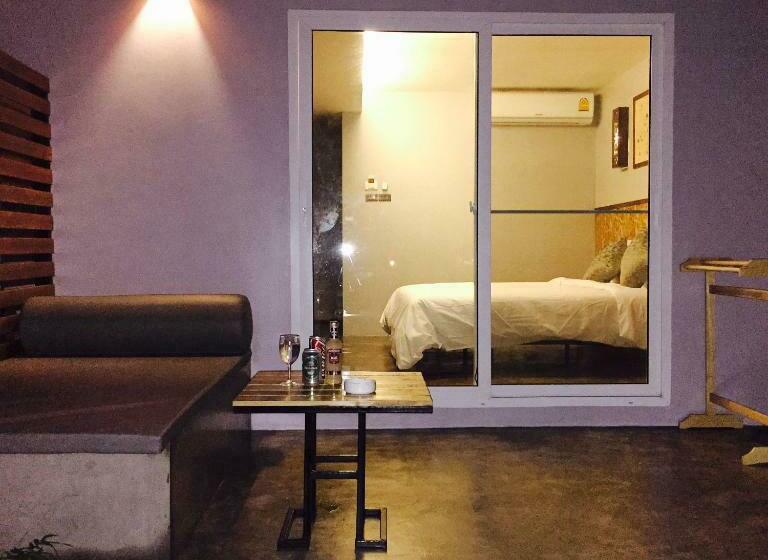 هتل The Hip Resort @ Phi Phi