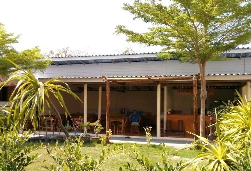 هتل The Hip Resort @ Phi Phi