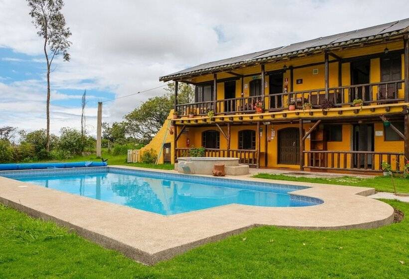 مسافرخانه Hosteria Colibri Aeropuerto