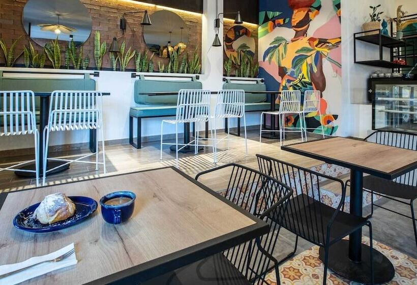 هتل 103 Wonderful House