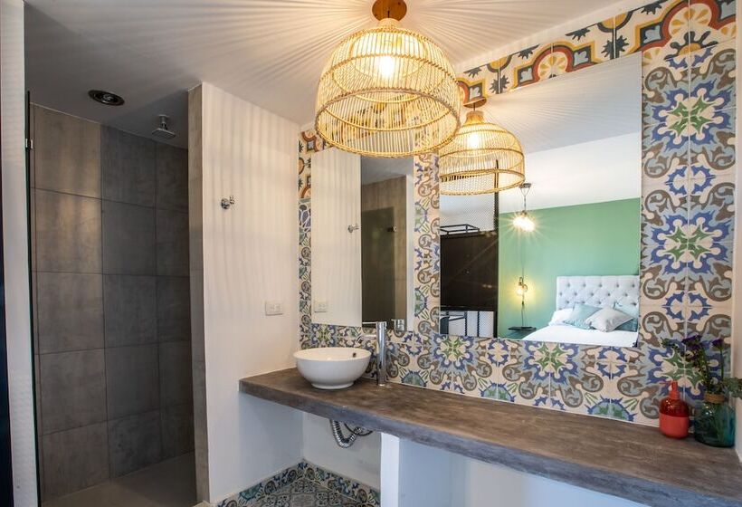 هتل 103 Wonderful House