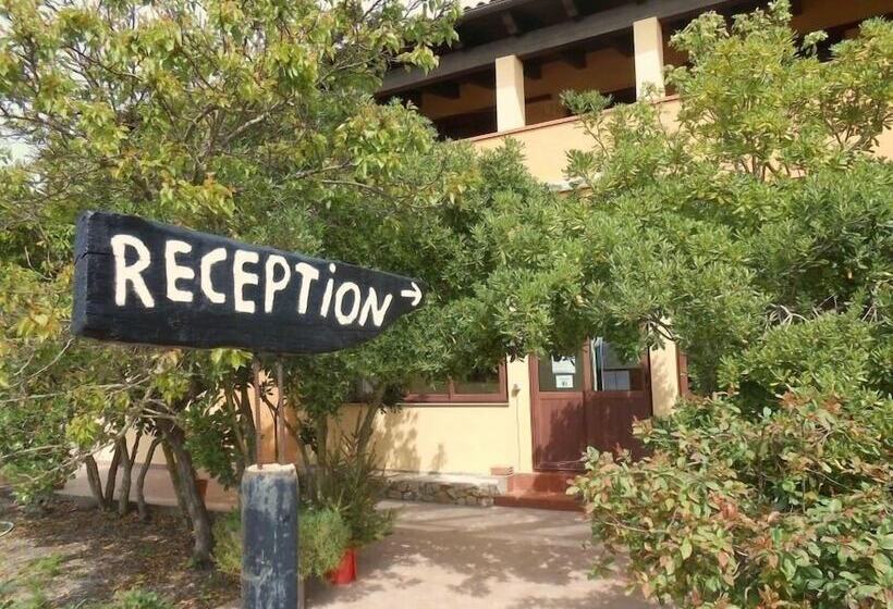 فندق Agriturismo Rocce Bianche   Bungalows