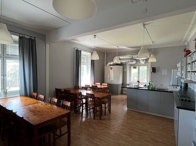 هتل Carlstad Sport Hostel