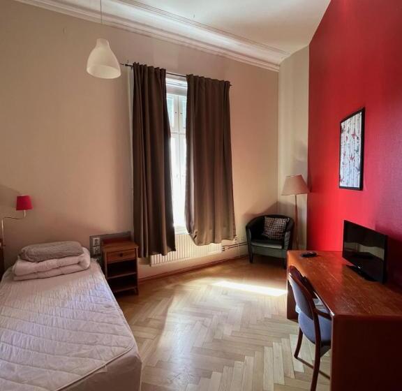 هتل Carlstad Sport Hostel