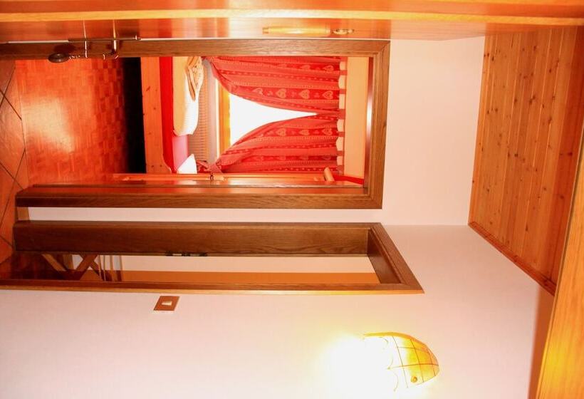 בית מלון כפרי Garni Biancaneve Ruffrè Mendola