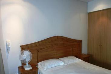 هتل Glaston House 206 Apartment