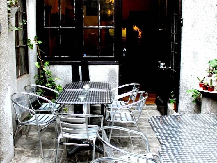 هتل Landay Hostel