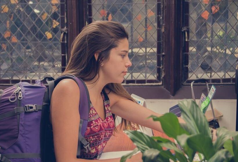 هتل Landay Hostel