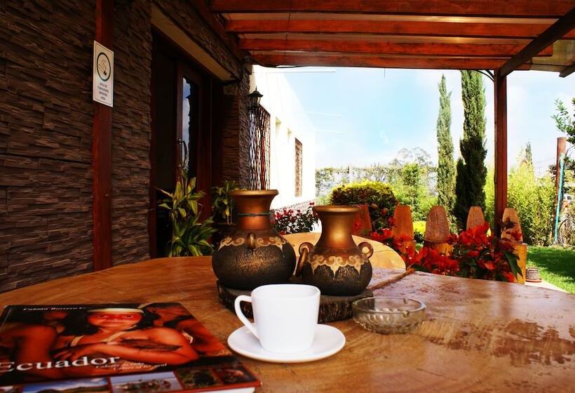 هتل Las Mercedes Airport Quito