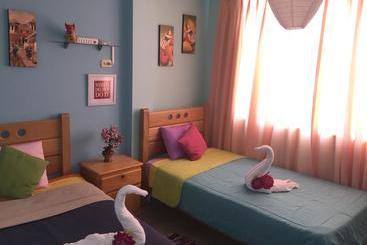 هتل Lima Airport Hostel