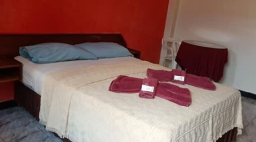 هتل Hostel & Posada Noelia