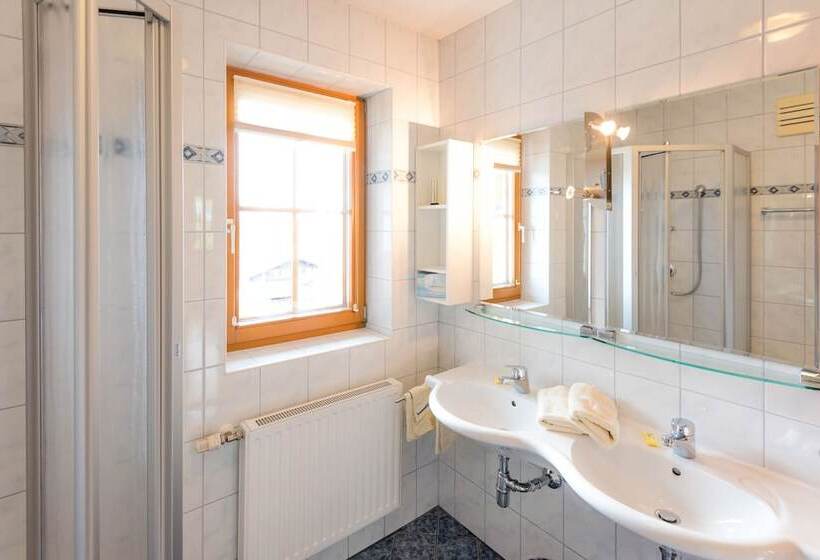 هتل Apartpension Kristall