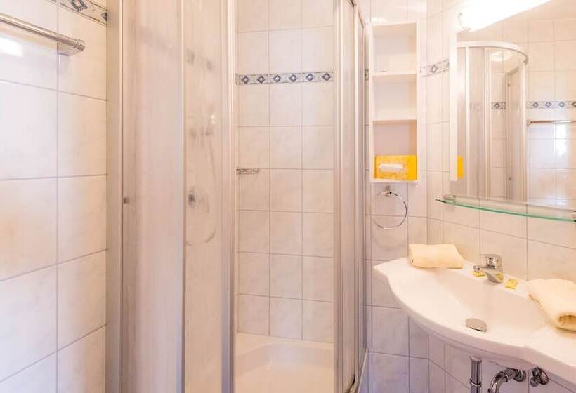 هتل Apartpension Kristall