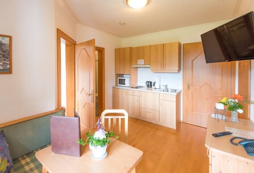 هتل Apartpension Kristall