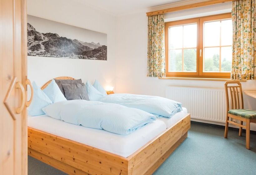 هتل Apartpension Kristall