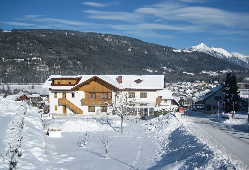 هتل Apartpension Kristall