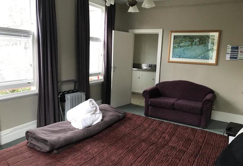 هتل Yha Rolleston House