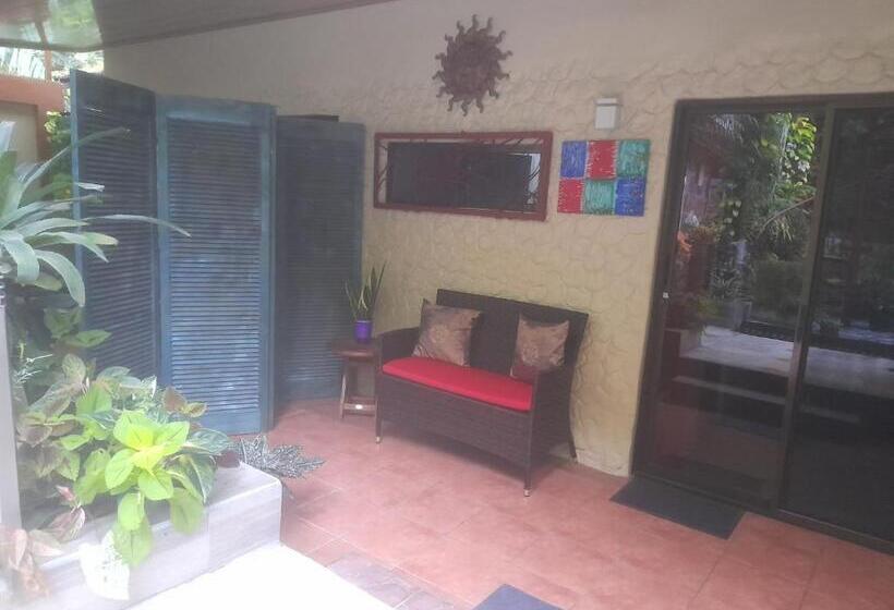 تختخواب و صبحانه Coyaba Tropical Elegant Adult Guesthouse