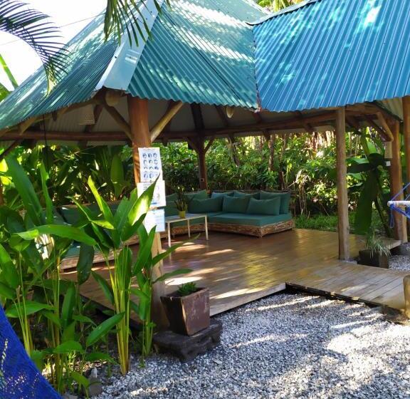 צימר Indigo Yoga Surf Resort