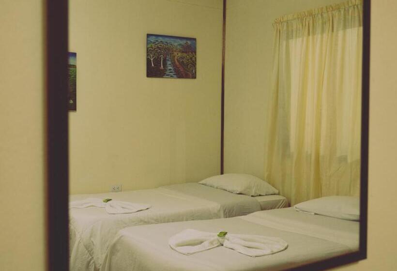 تختخواب و صبحانه Monte Los Lirios Lodge