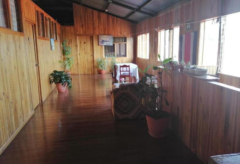 تختخواب و صبحانه Monte Los Lirios Lodge