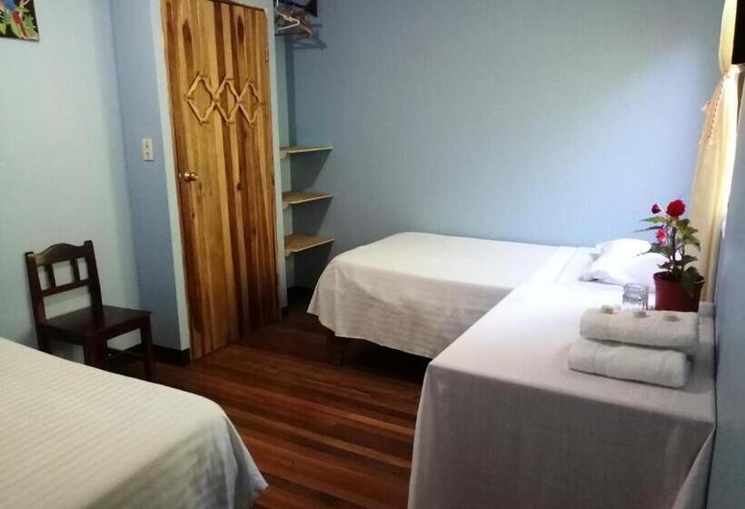 تختخواب و صبحانه Monte Los Lirios Lodge
