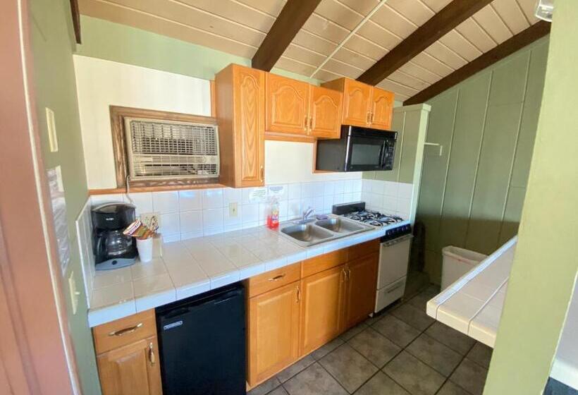 Bristlecone Motel