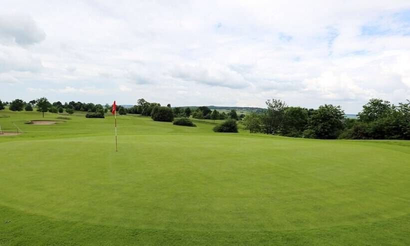 호텔 Apartments Golfpark Schlossgut Sickendorf