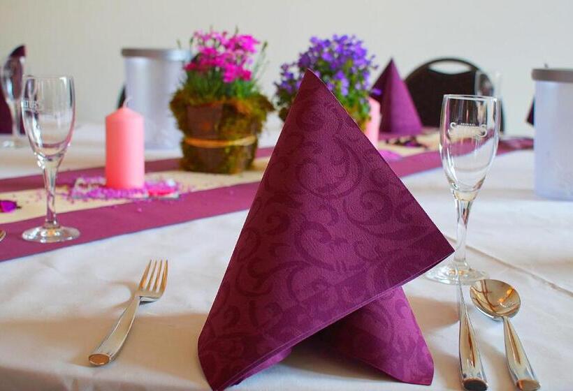 호텔 Apartments Golfpark Schlossgut Sickendorf