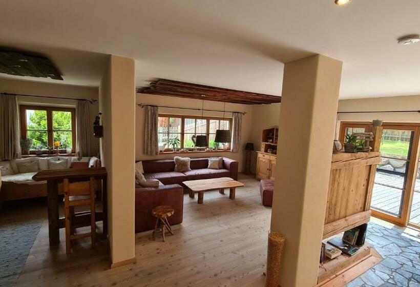 Kleines Zirbelhotel   üf