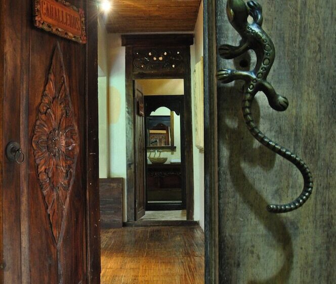 فندق Lost Iguana Resort And Spa