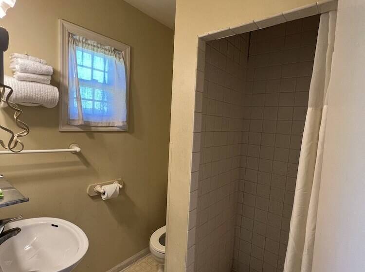 호텔 Relax Inn In Natural Bridge