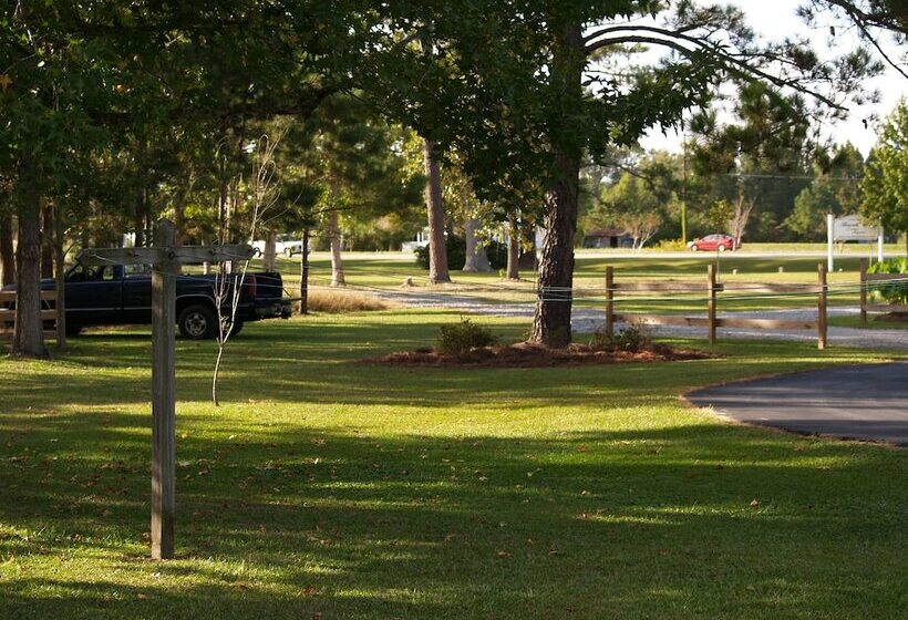 בית מלון כפרי The White House On Freedom Way