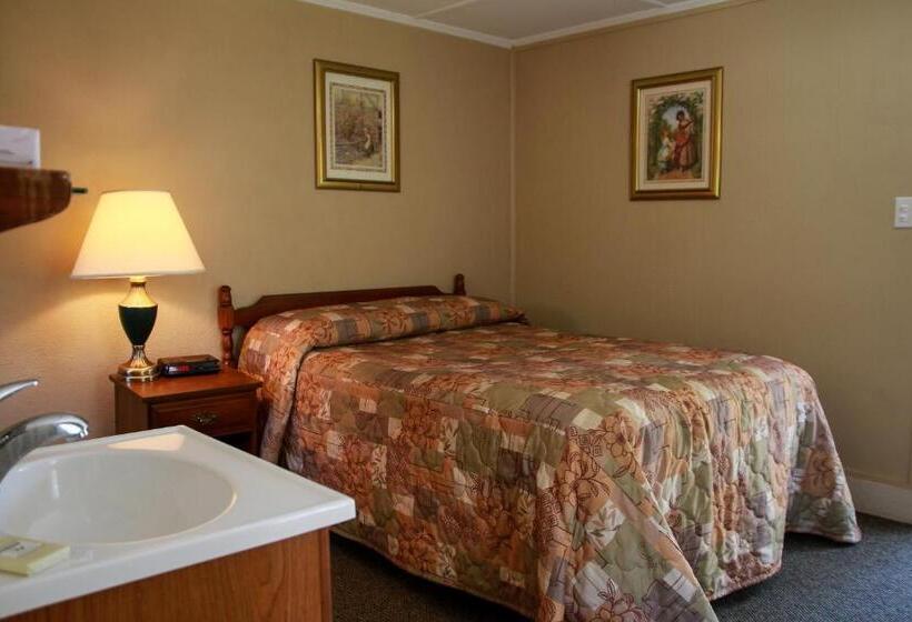 Kennebunk Gallery Motel And Cottages