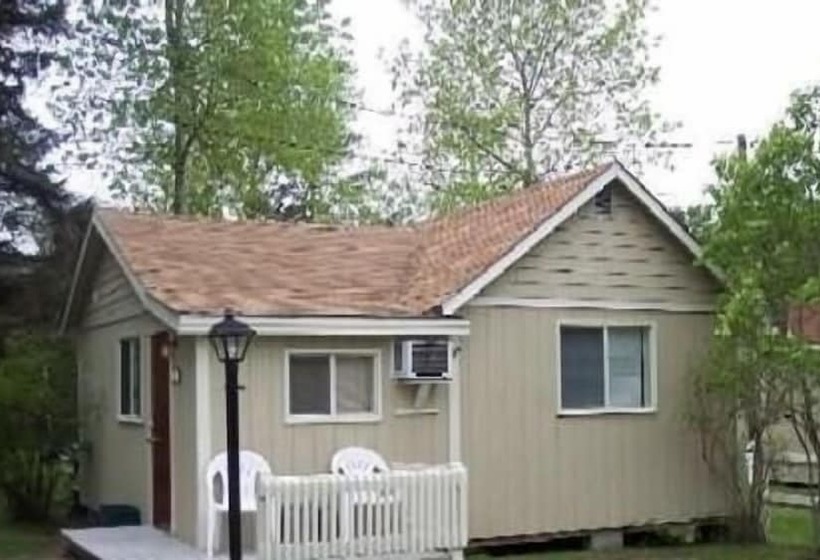 Kennebunk Gallery Motel And Cottages