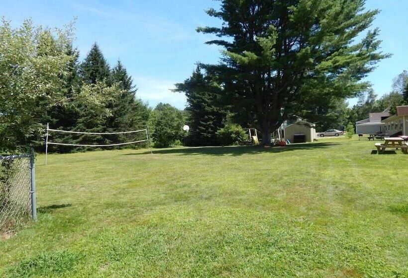 Kennebunk Gallery Motel And Cottages