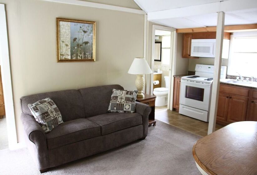 Kennebunk Gallery Motel And Cottages