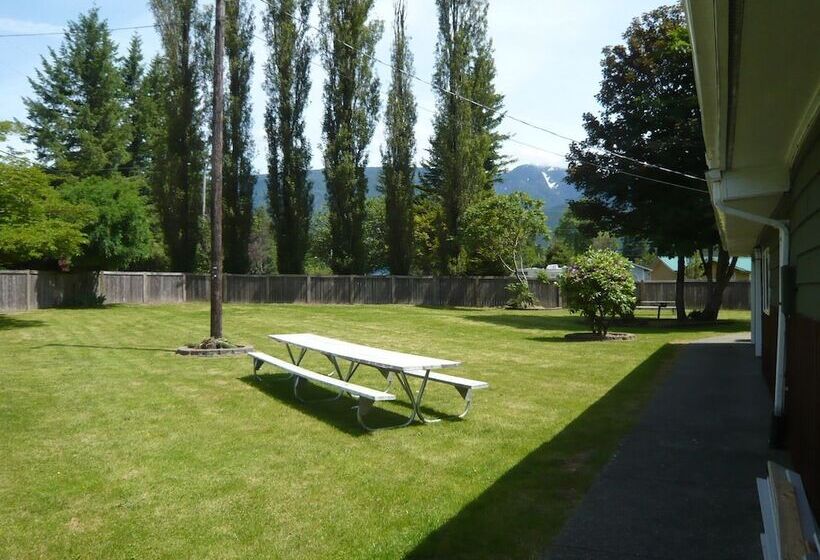 Stevens Pass Motel