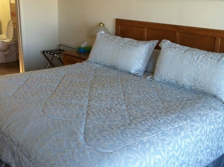 Anchor Motel And Suites