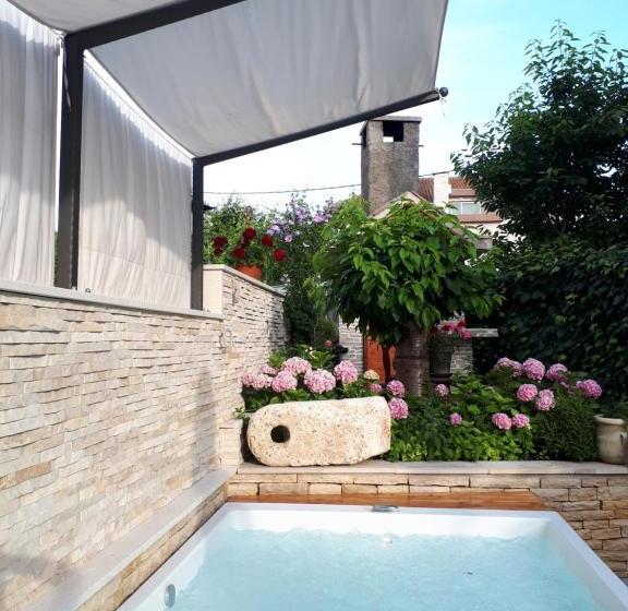 هتل Apartments Vukovic